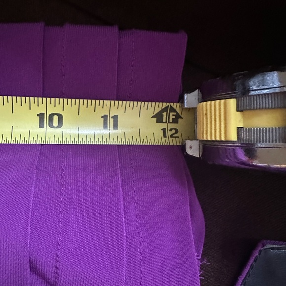 ADRIANNA PAPELL Short Sleeve, Form Flattering Purple Pleated Dress. V Neck Sz 6. - Picture 13 of 15